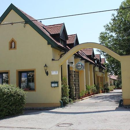 Levanda Panzio Kópháza Buitenkant foto