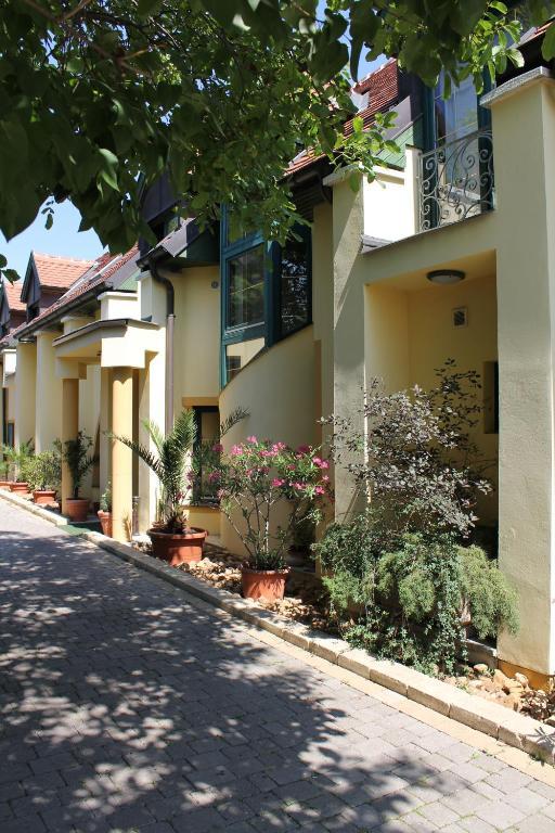 Levanda Panzio Kópháza Buitenkant foto